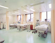 集中治療室（ICU）